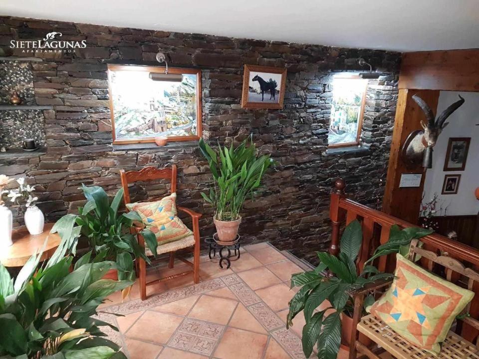 Apartamentos Siete Lagunas Trevelez Exterior photo